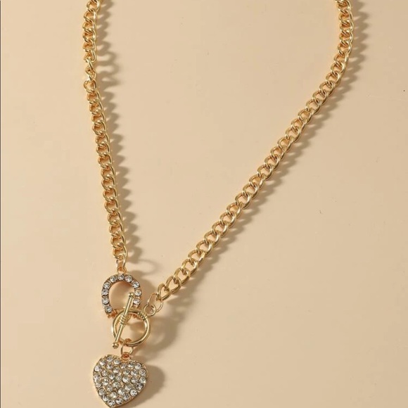 Chunky Chain Heart Necklace - Picture 2 of 3